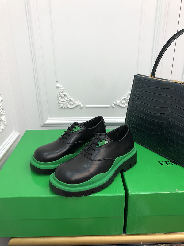 b0tte*a Ven*ta tire leather ankle boots