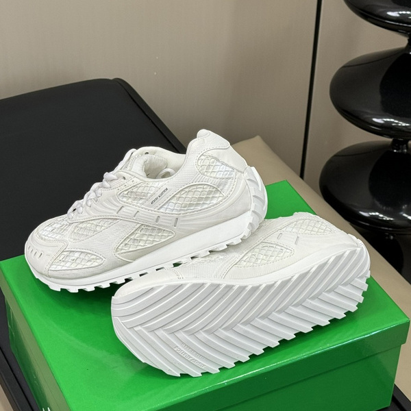 b0tte*a Ven*ta sneaker