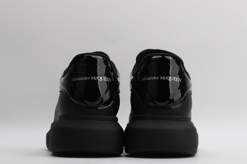 MCQUEEN OVERSIZED SNEAKER
