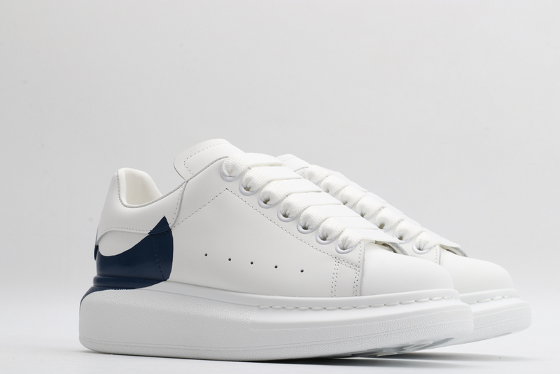 MCQUEEN OVERSIZED SNEAKER