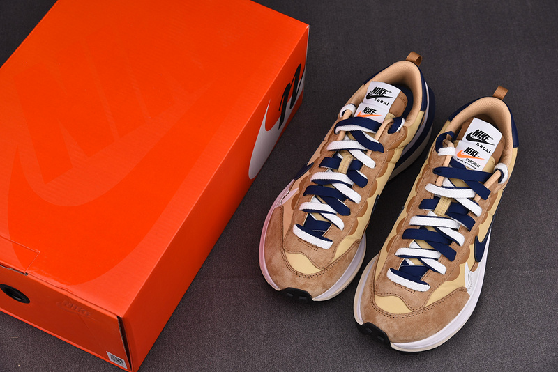 Nike Vaporwaffle sacai Sesame Tan Navy DD1875-200