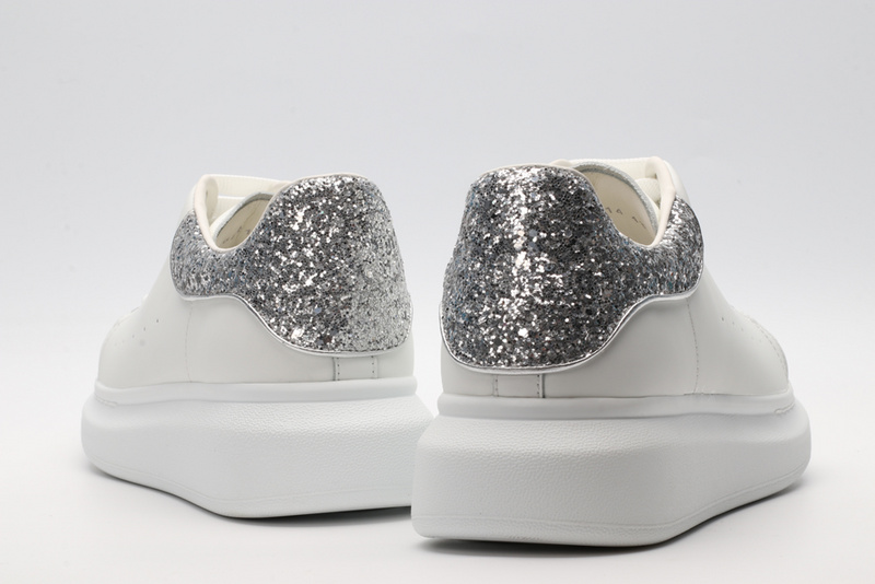 MCQUEEN OVERSIZED SNEAKER