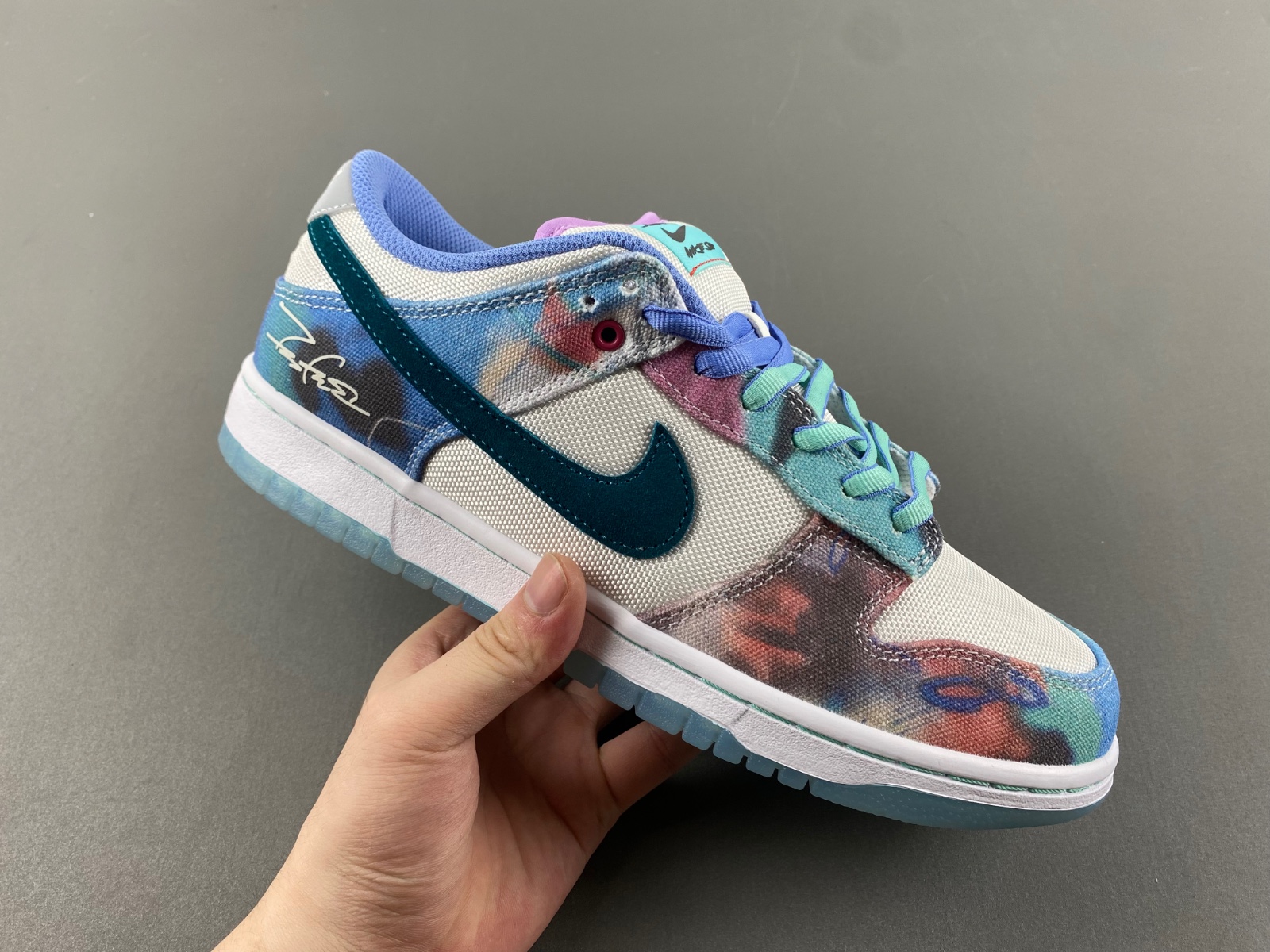 Futura Laboratories x Nike SB Dunk Low FL  HF6061-400