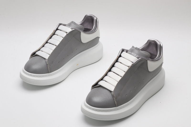 MCQUEEN OVERSIZED SNEAKER