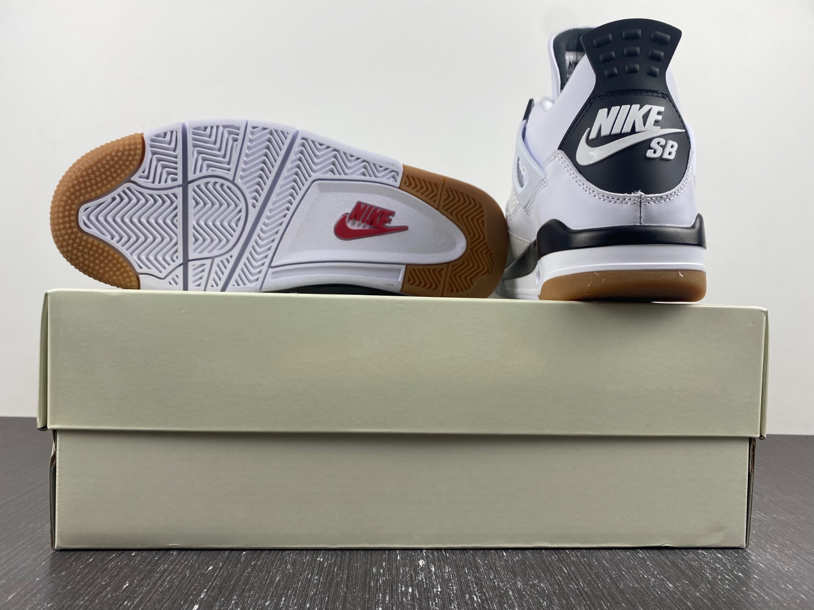 Nike SB x Air Jordan 4 customize