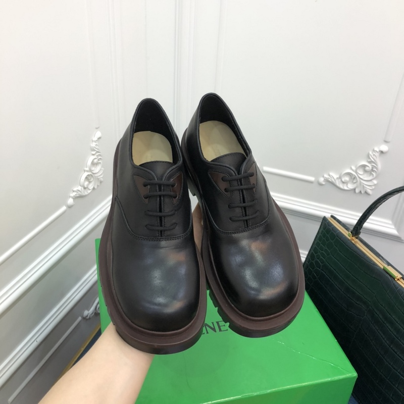 b0tte*a Ven*ta tire leather ankle boots