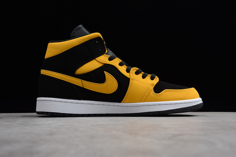 Air Jordan 1 Retro Mid 