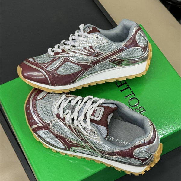 b0tte*a Ven*ta sneaker