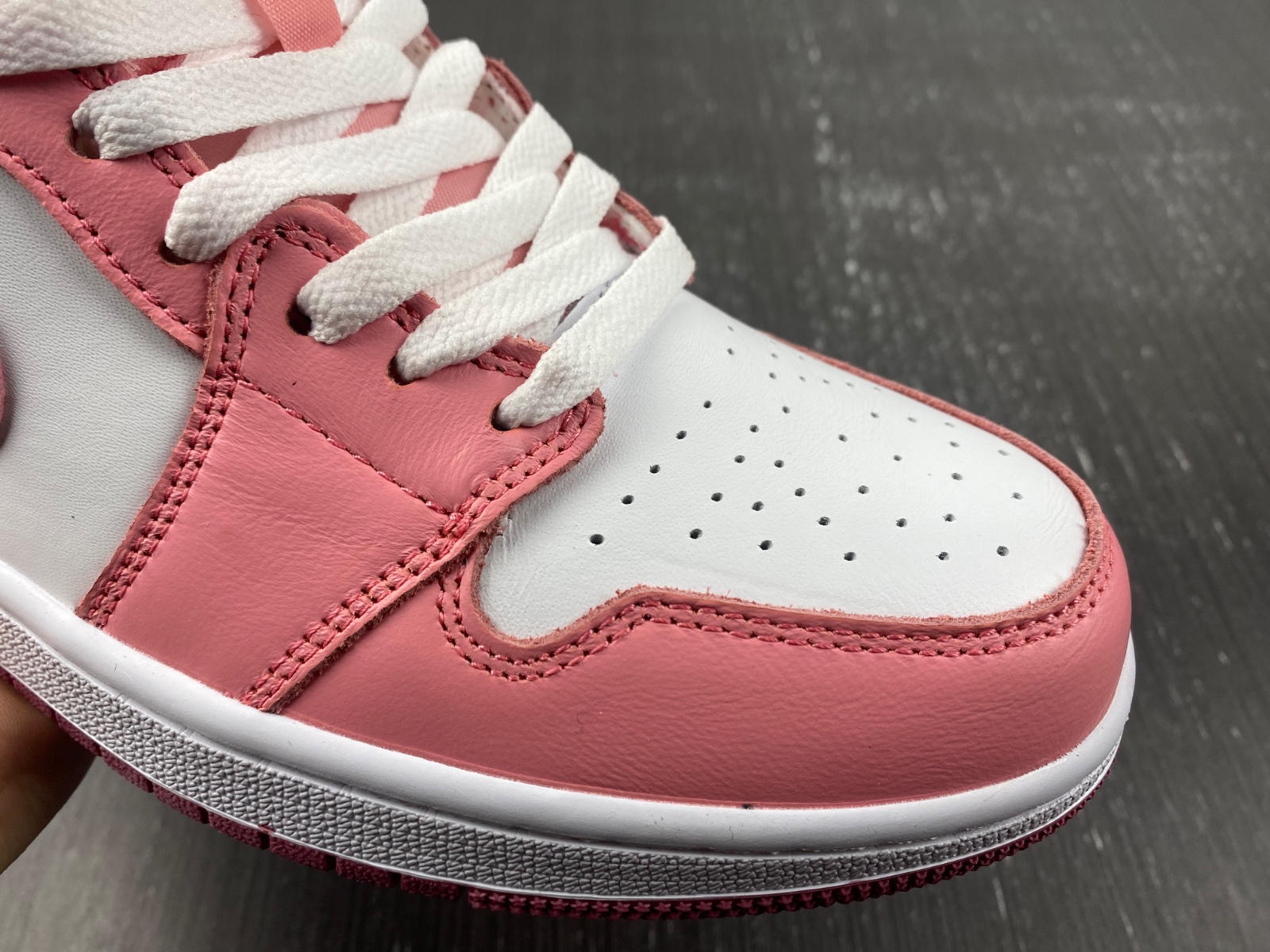 Air Jordan 1 Mid GS 