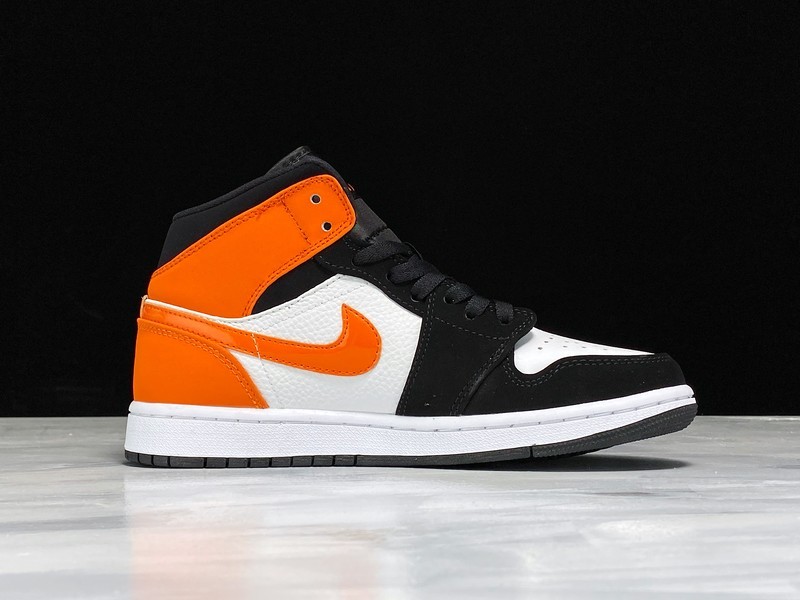 Air Jordan 1 Mid 