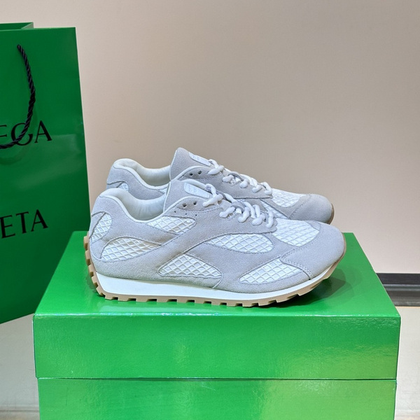 b0tte*a Ven*ta sneaker