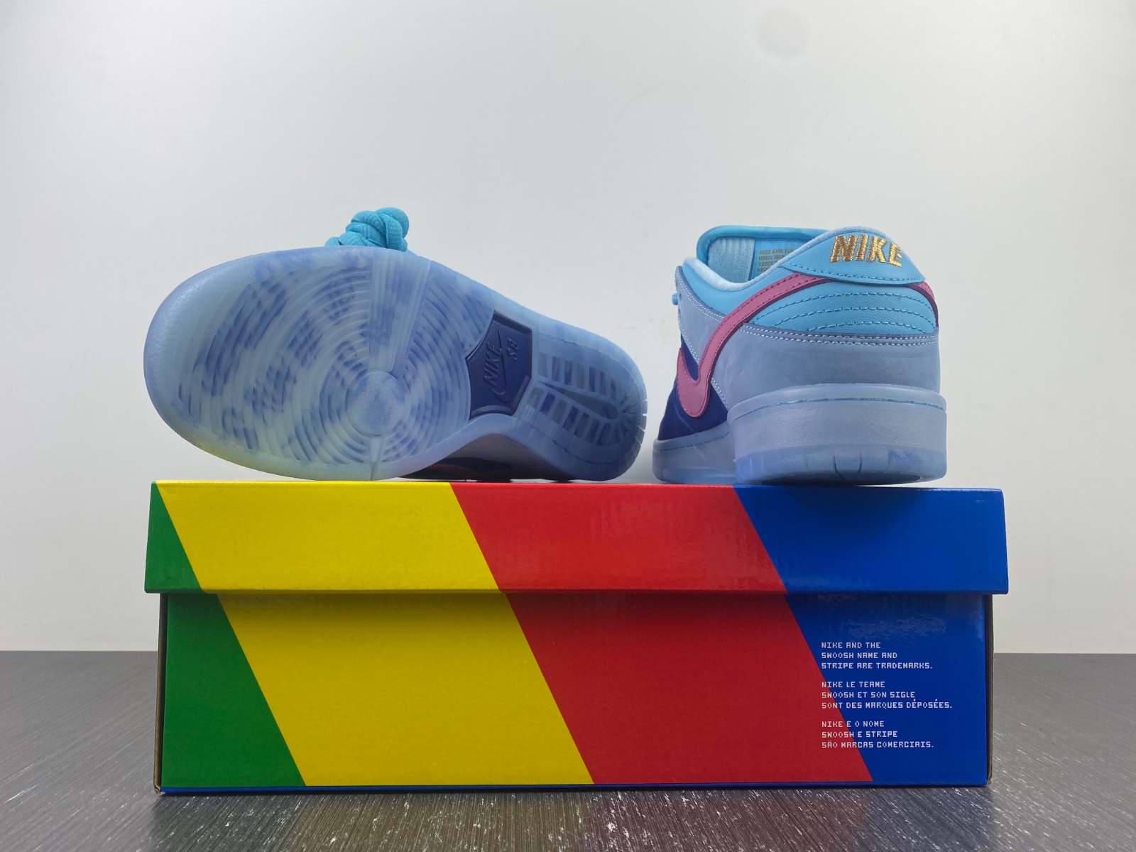 Run The Jewels x Nike SB Dunk Low DO9404-400