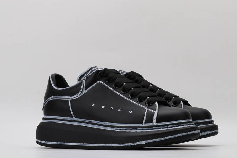 MCQUEEN OVERSIZED SNEAKER