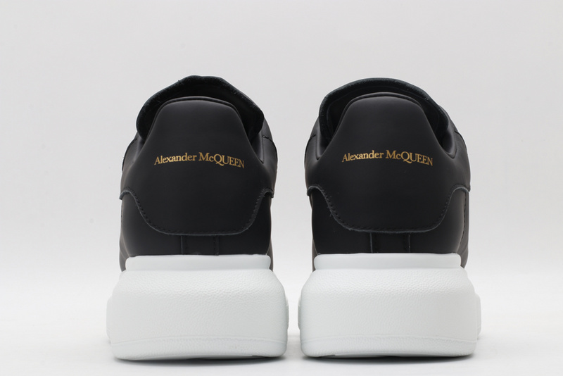 MCQUEEN OVERSIZED SNEAKER