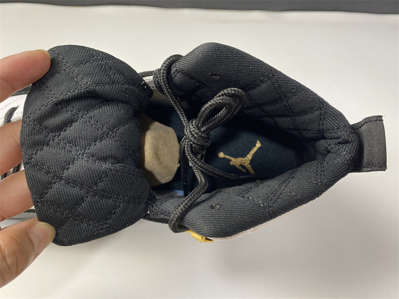 Air Jordan 12 Royalty Taxi CT8013-170