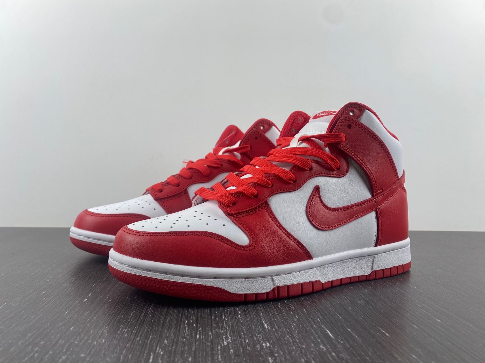 Nike Dunk High "Championship Red" DD1399-106