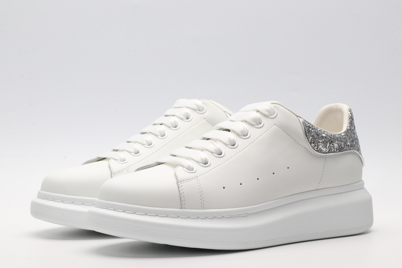 MCQUEEN OVERSIZED SNEAKER