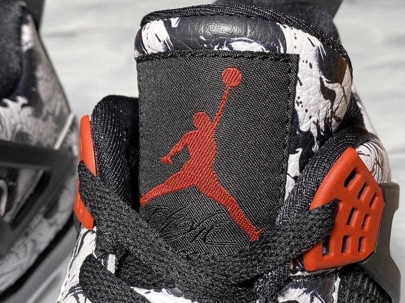 Air Jordan 4 Retro