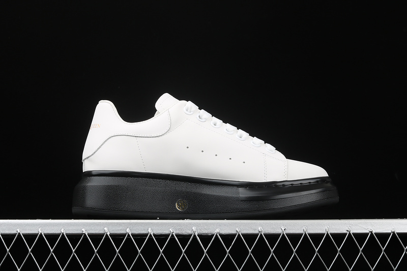 MCQUEEN OVERSIZED SNEAKER