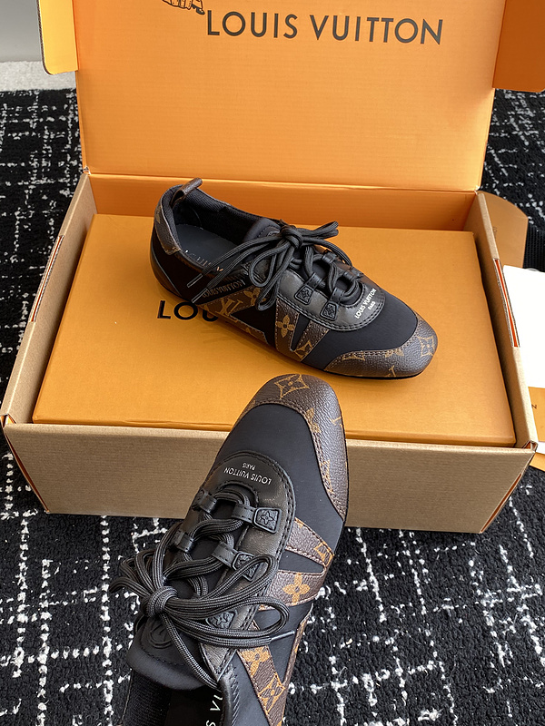 LV Sneakerina