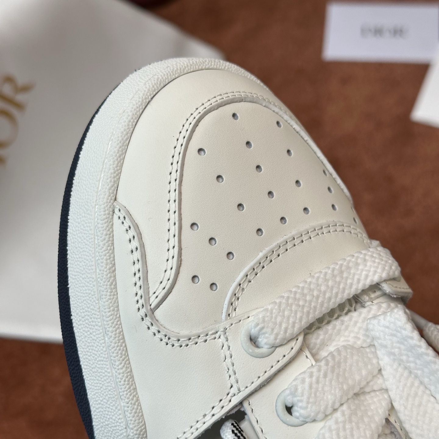DIOR SNEAKER