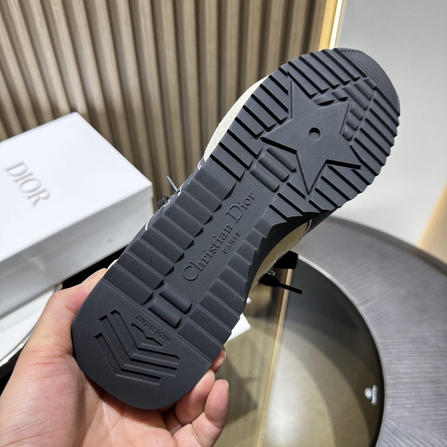 DIOR SNEAKER