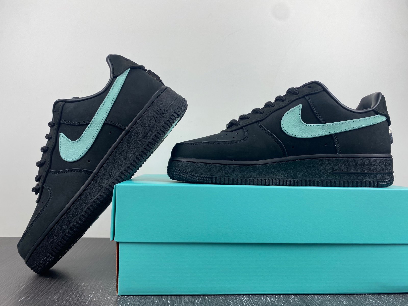 Tiffany & Co. x Nike Air Force 1 Low Black DZ1382-001