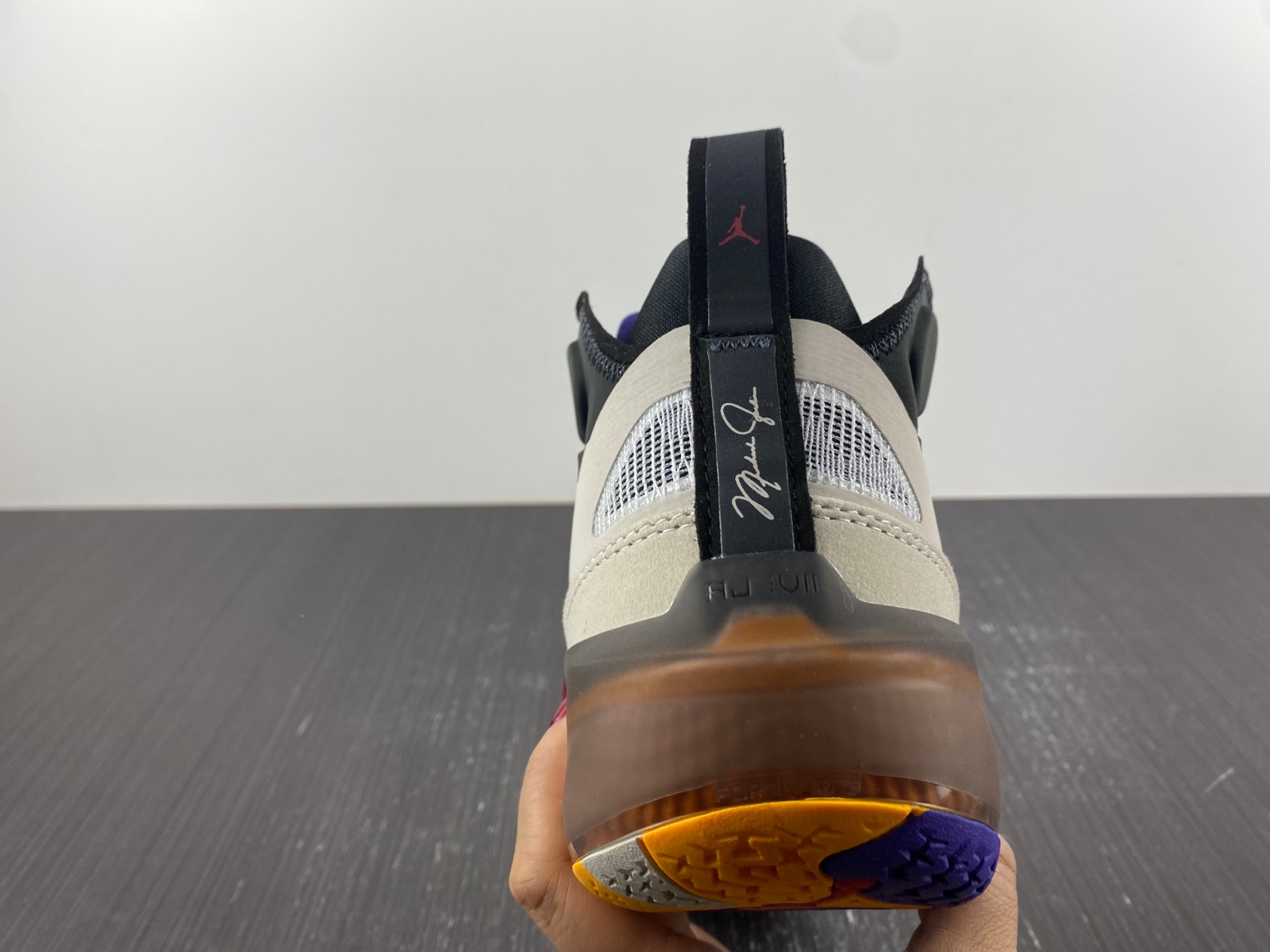 AIR JORDAN 37 
