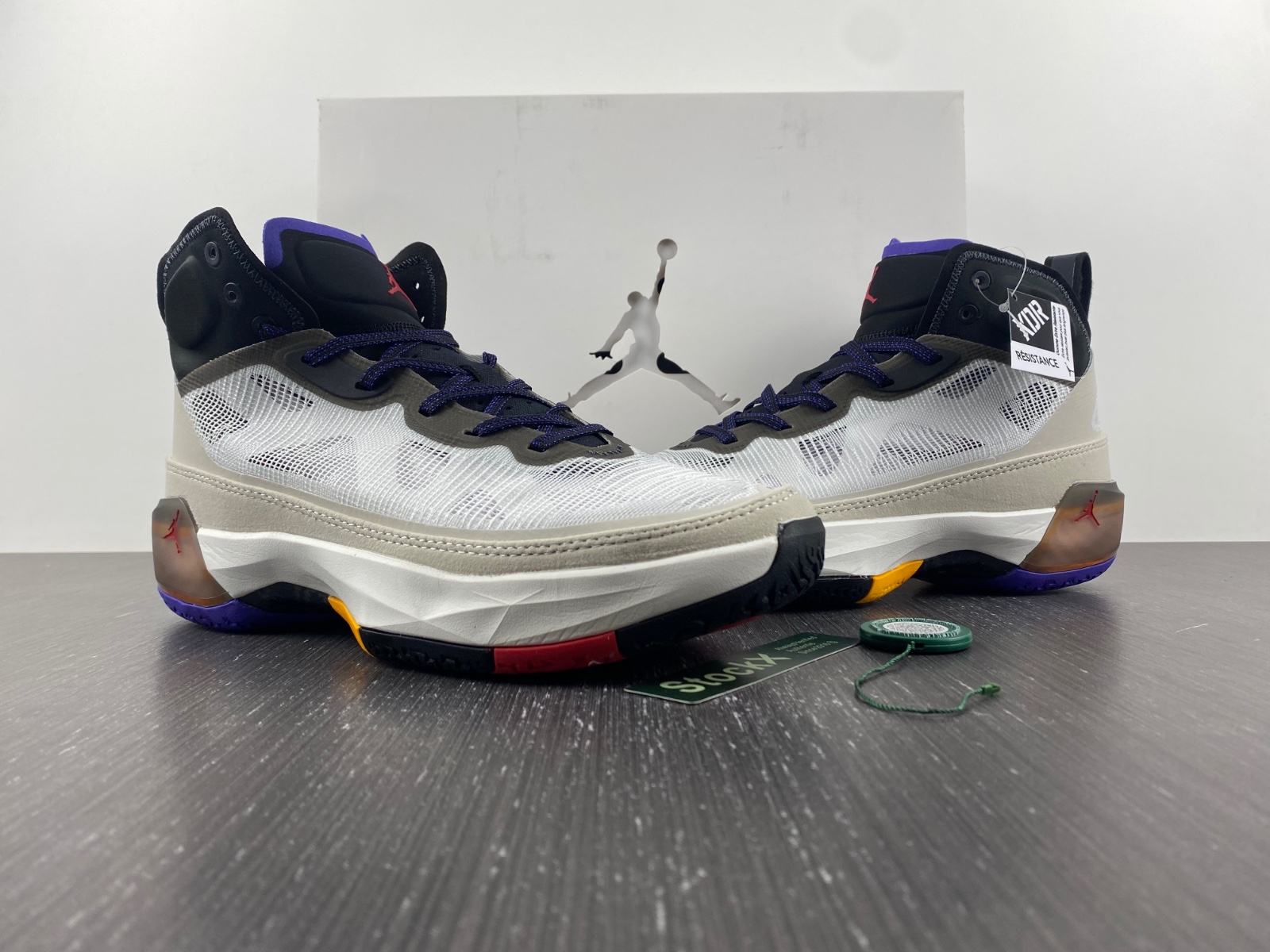 AIR JORDAN 37 