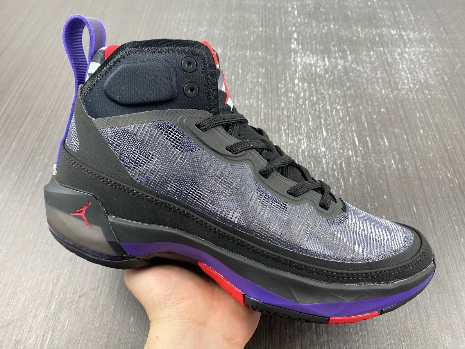 AIR JORDAN 37 