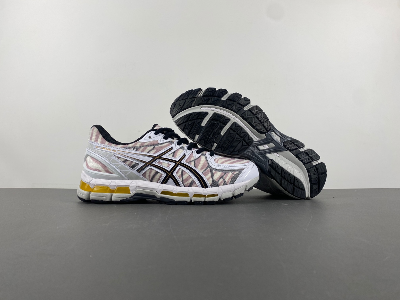 ASICS sneaker