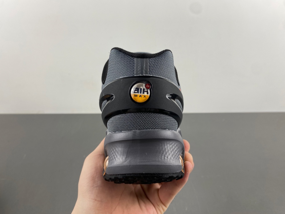 Nike Air Max DN 8