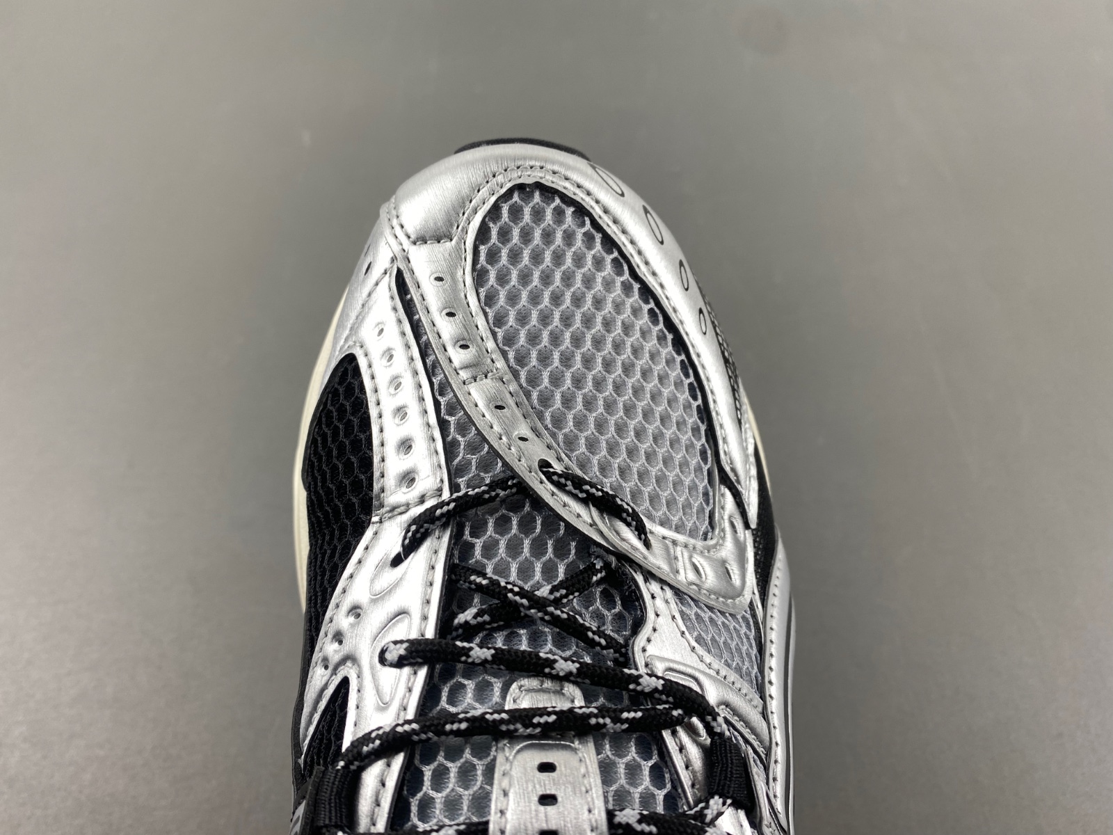 ASICS sneaker