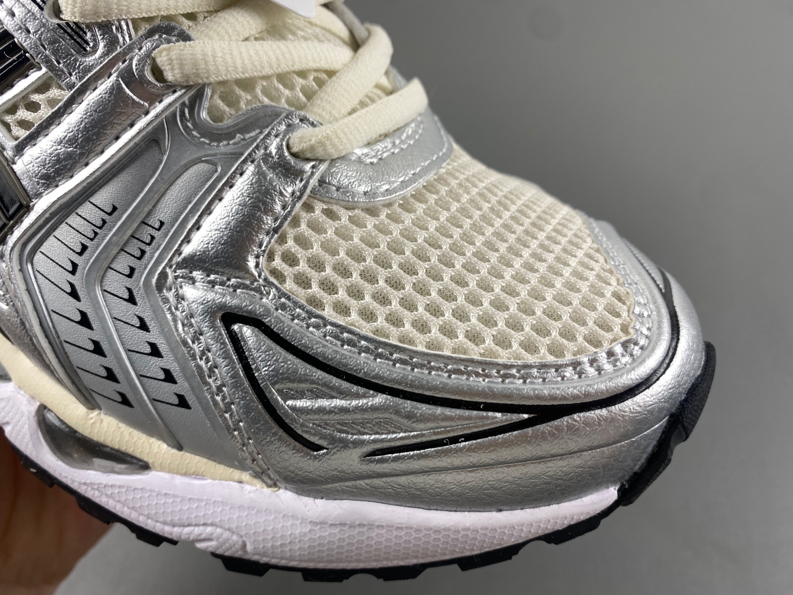 ASICS sneaker