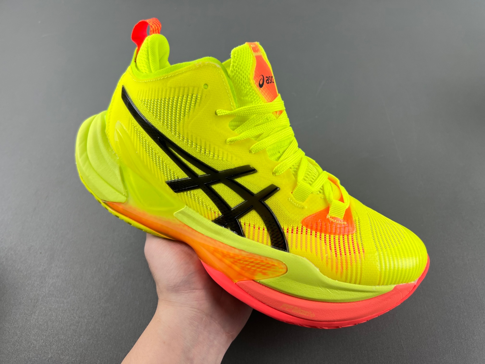 ASICS sneaker