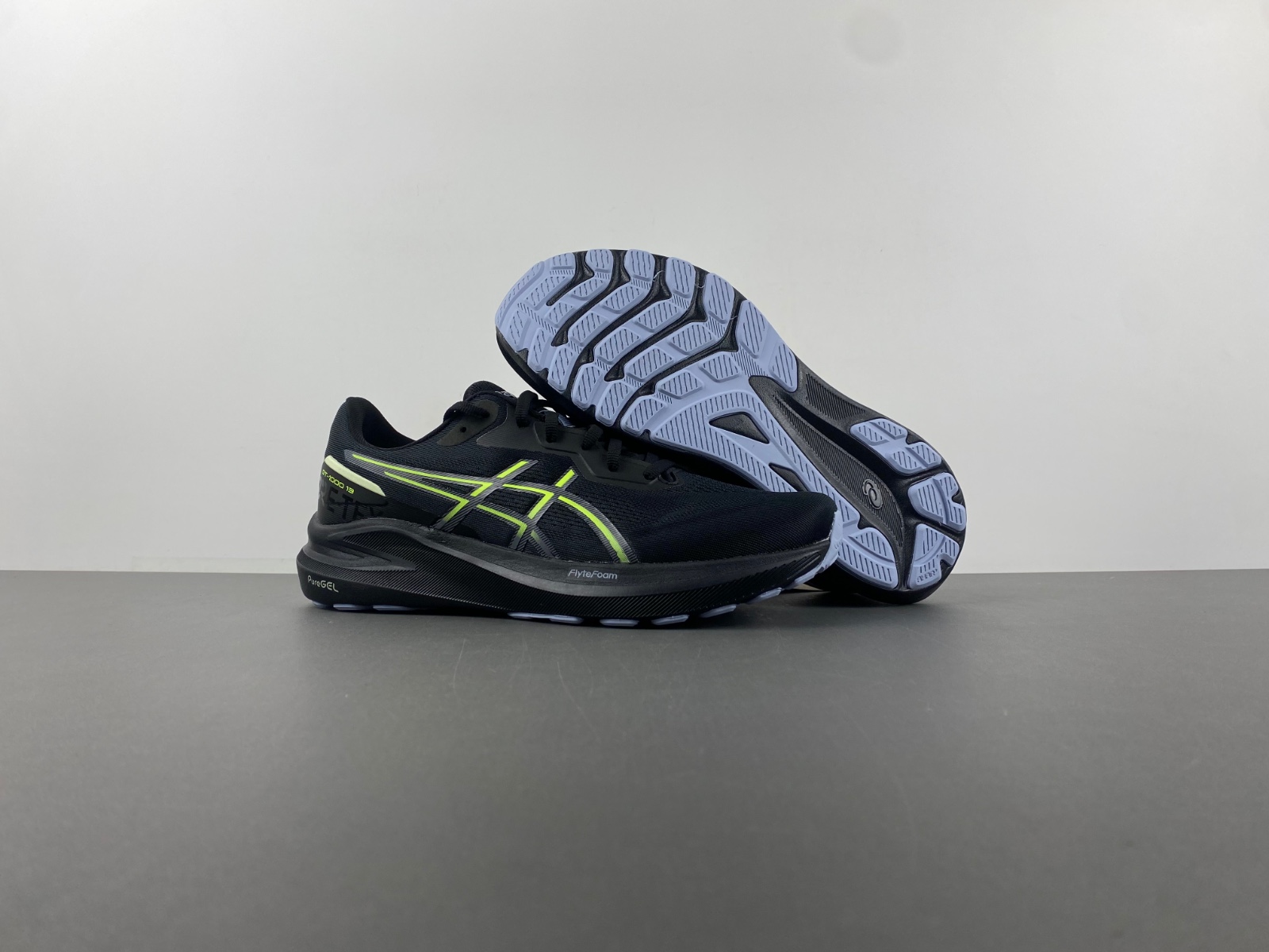 ASICS sneaker
