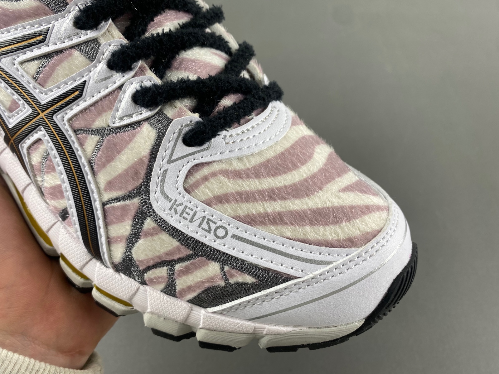 ASICS sneaker