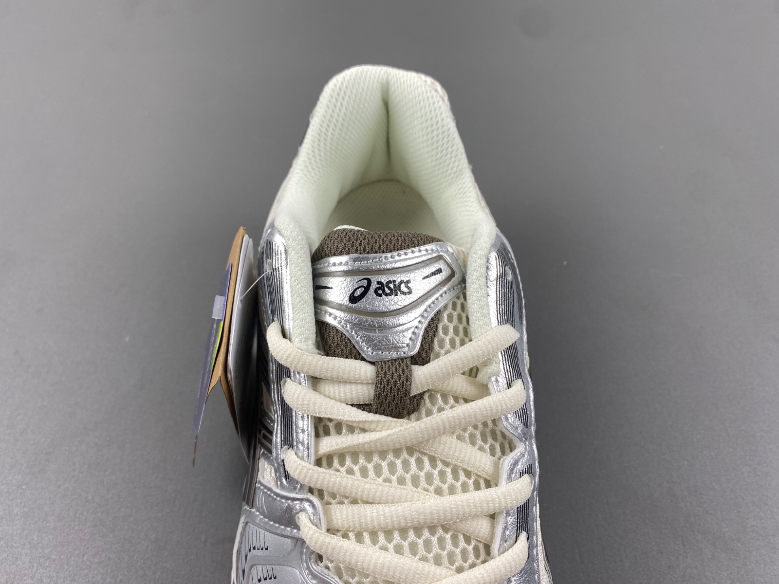 ASICS sneaker