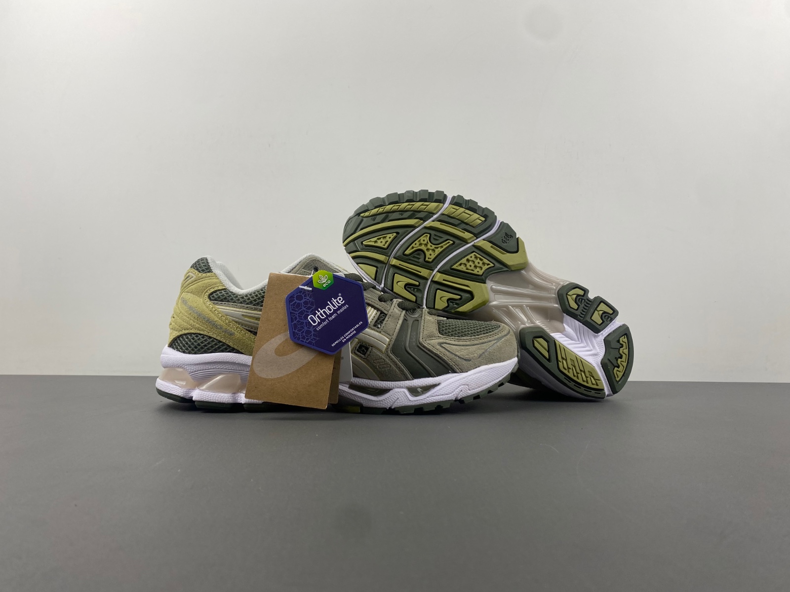 ASICS sneaker