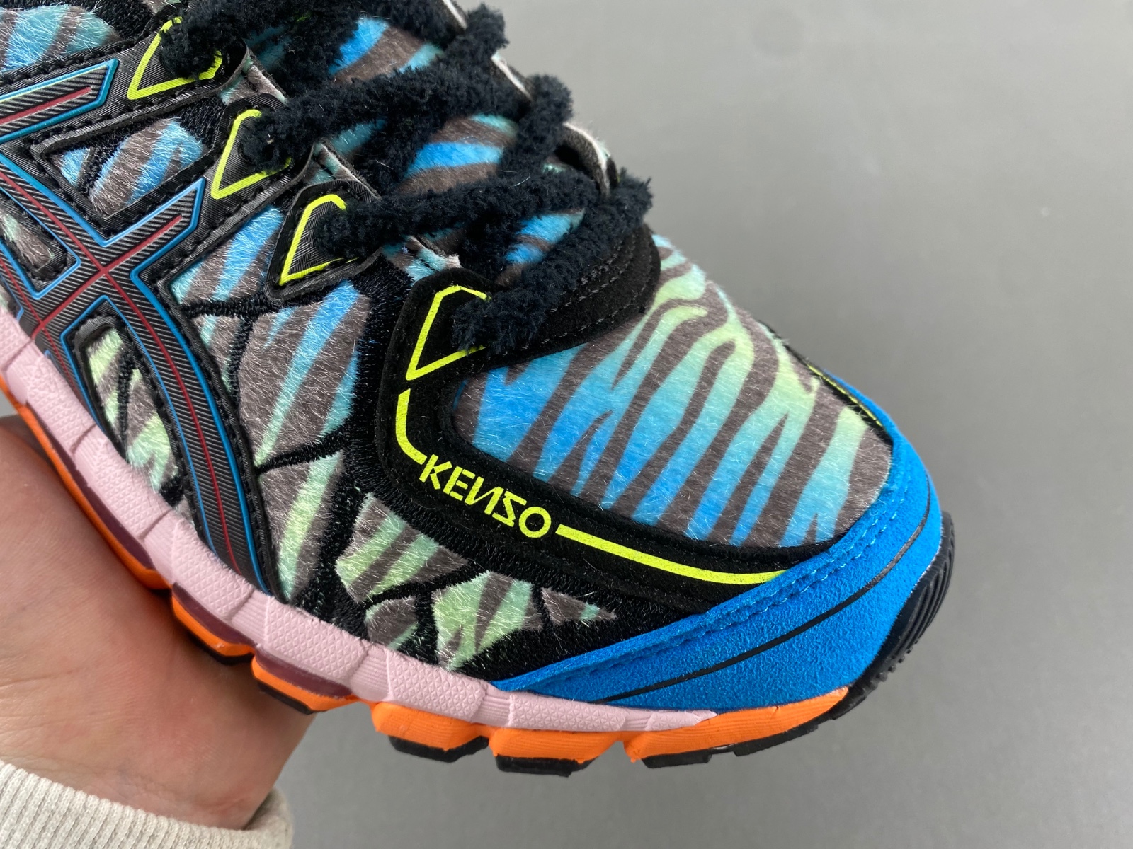 ASICS sneaker