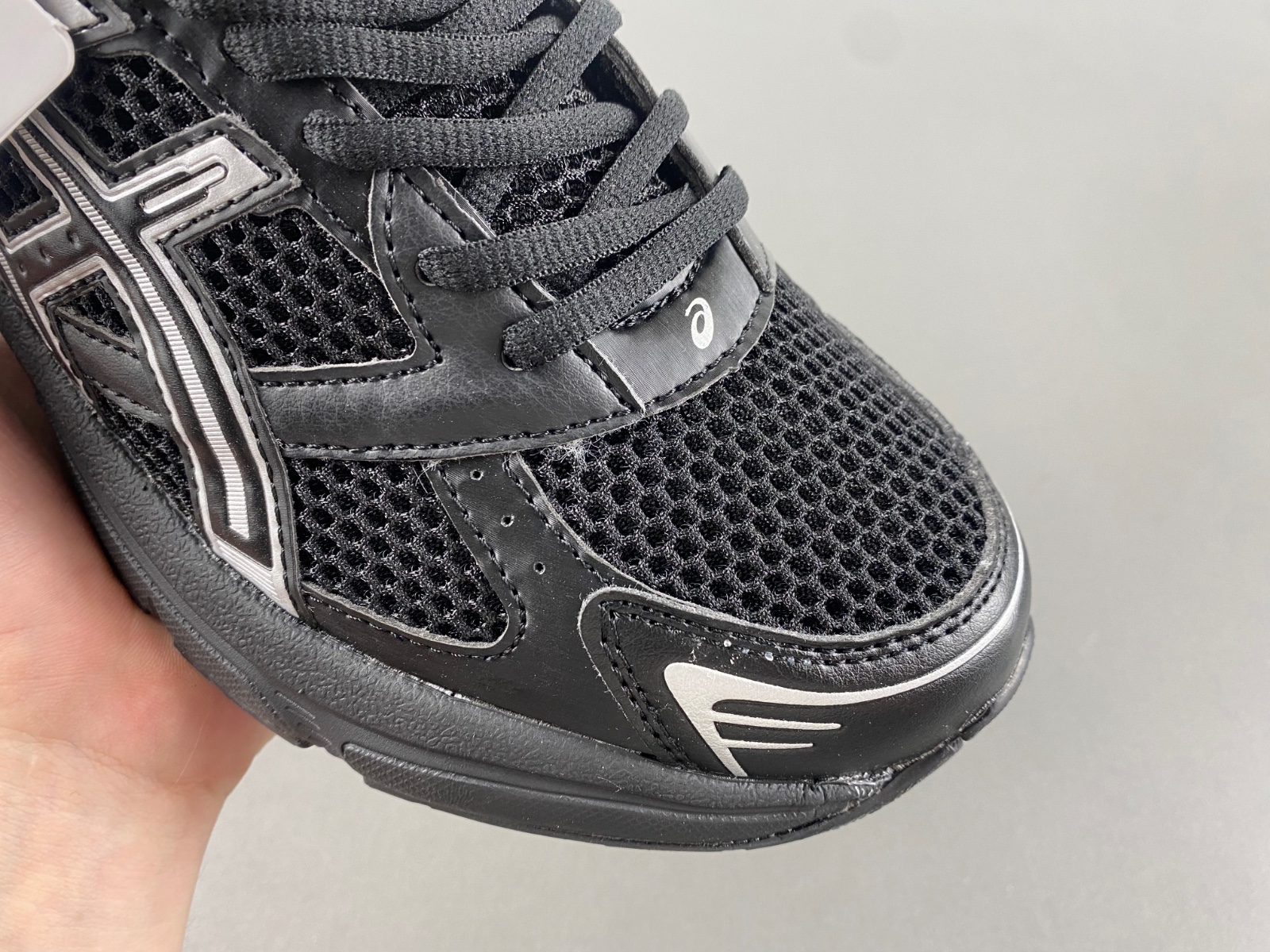 ASICS sneaker