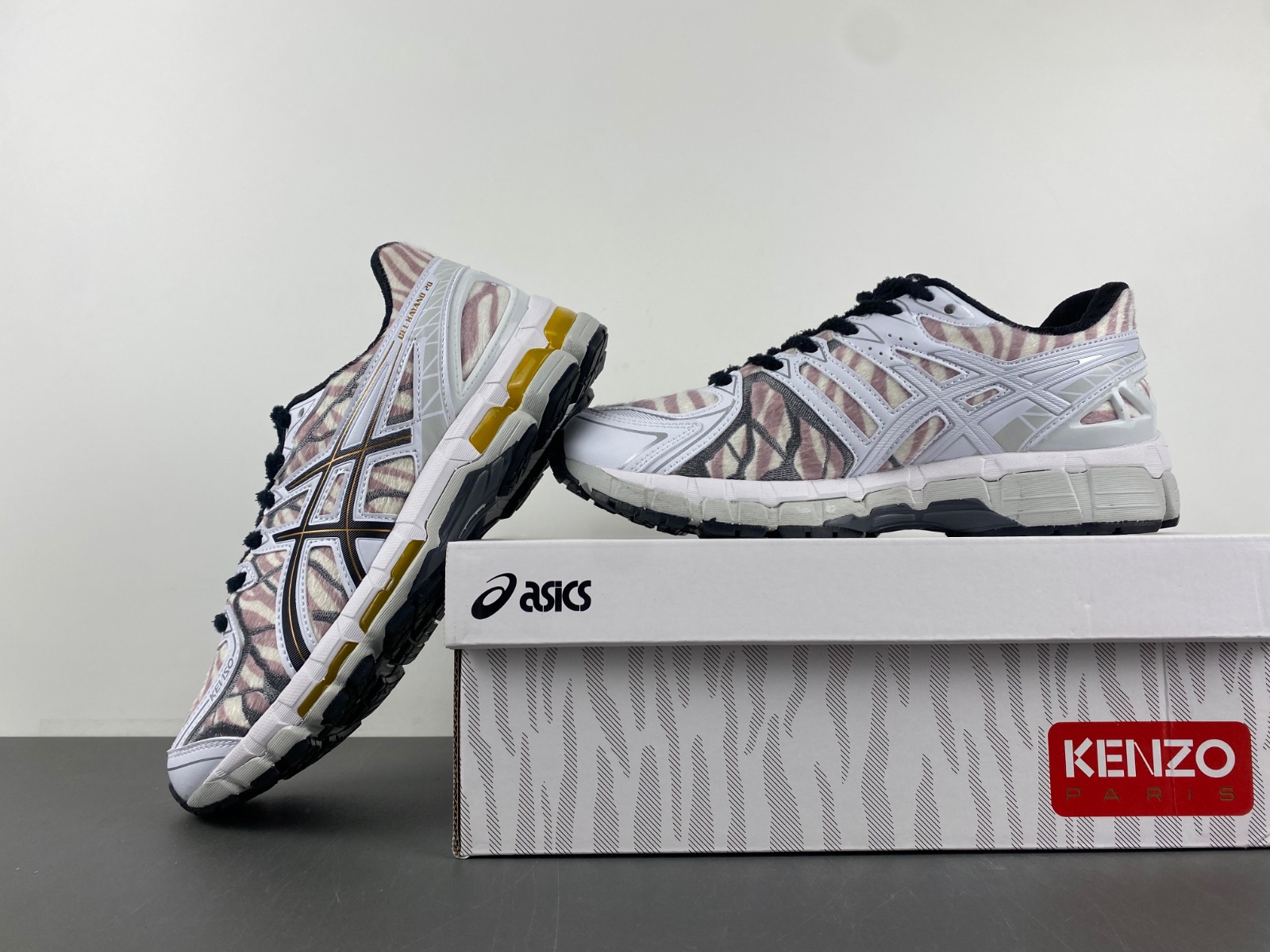 ASICS sneaker