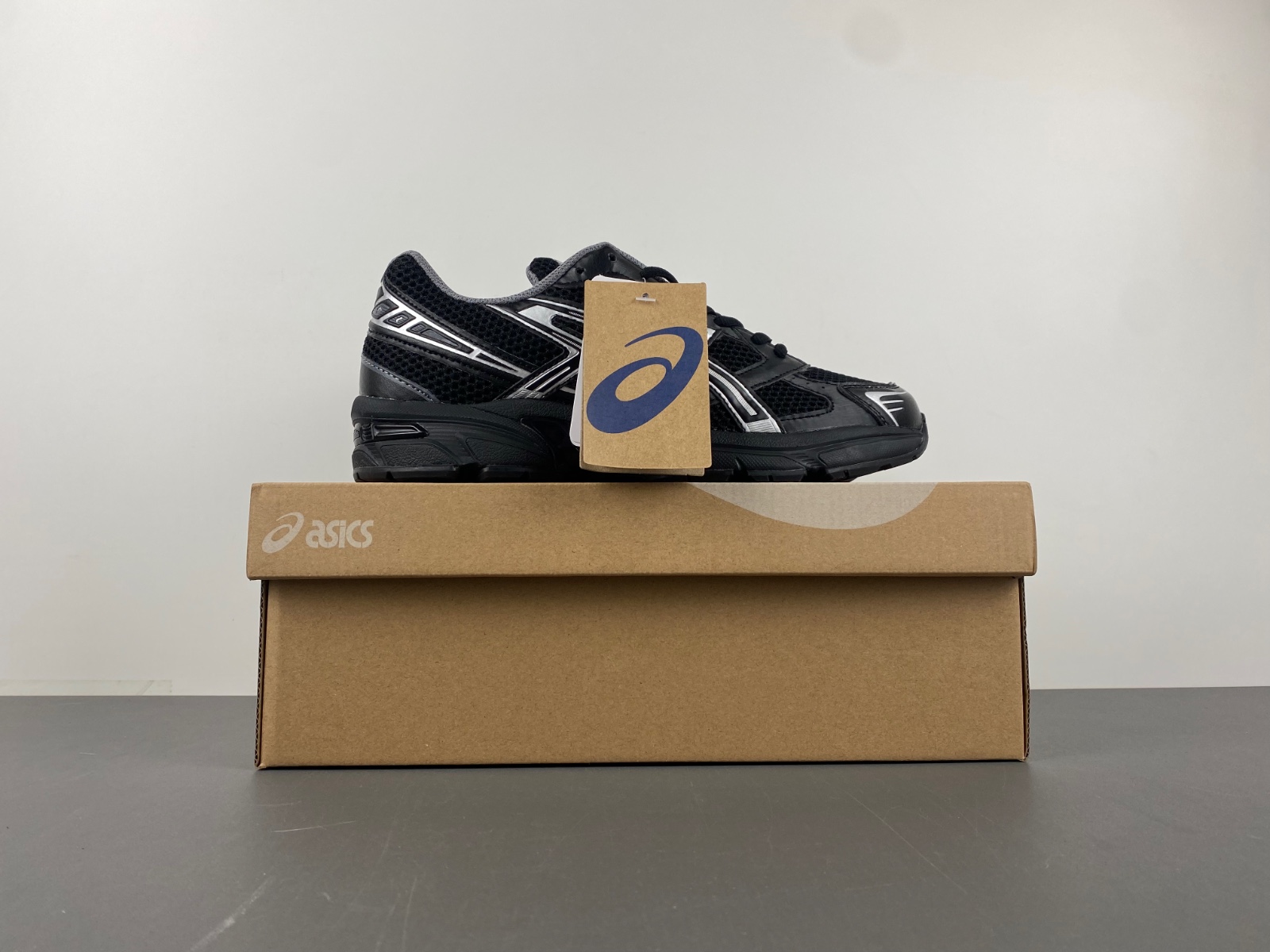 ASICS sneaker