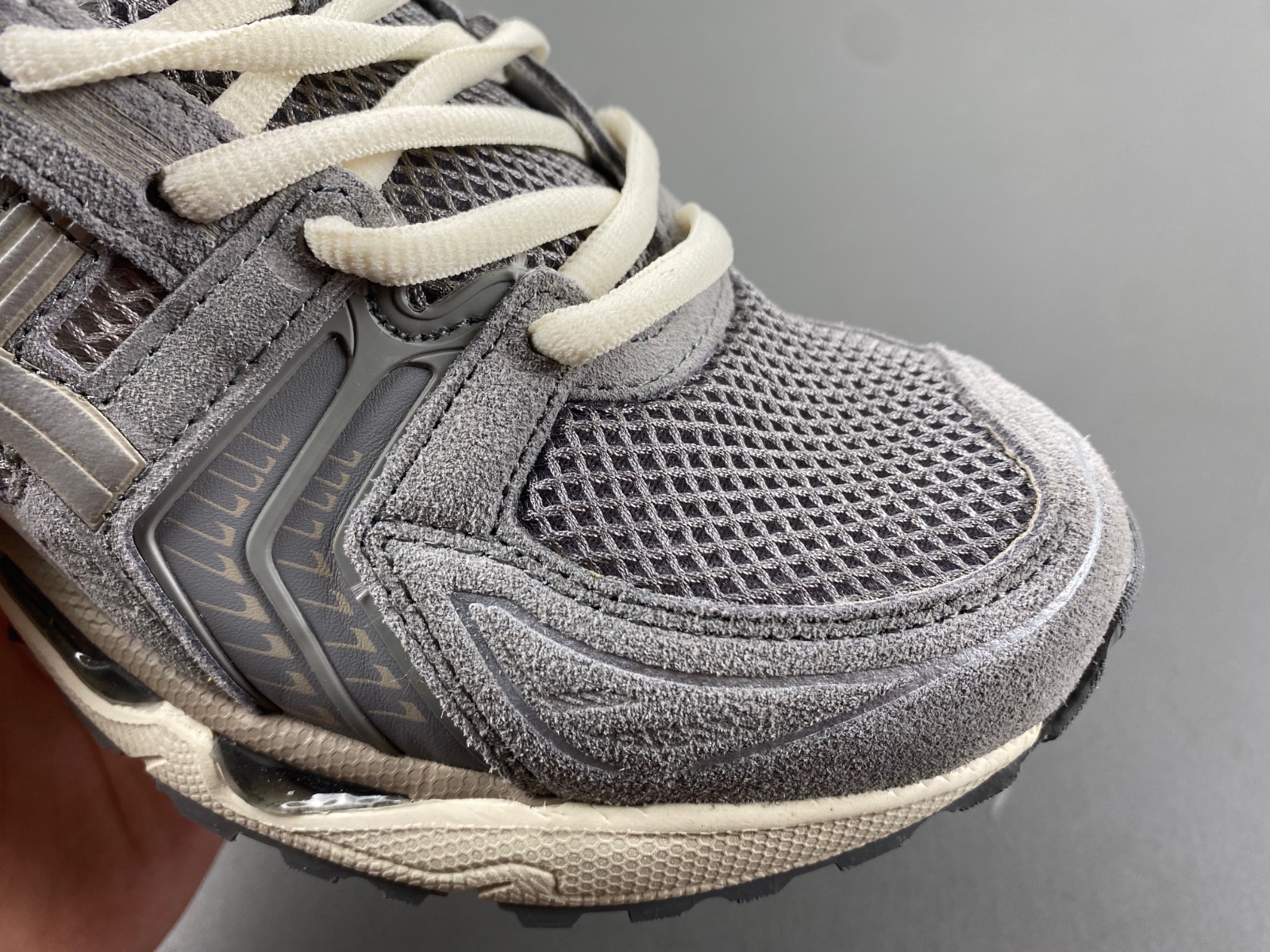ASICS sneaker