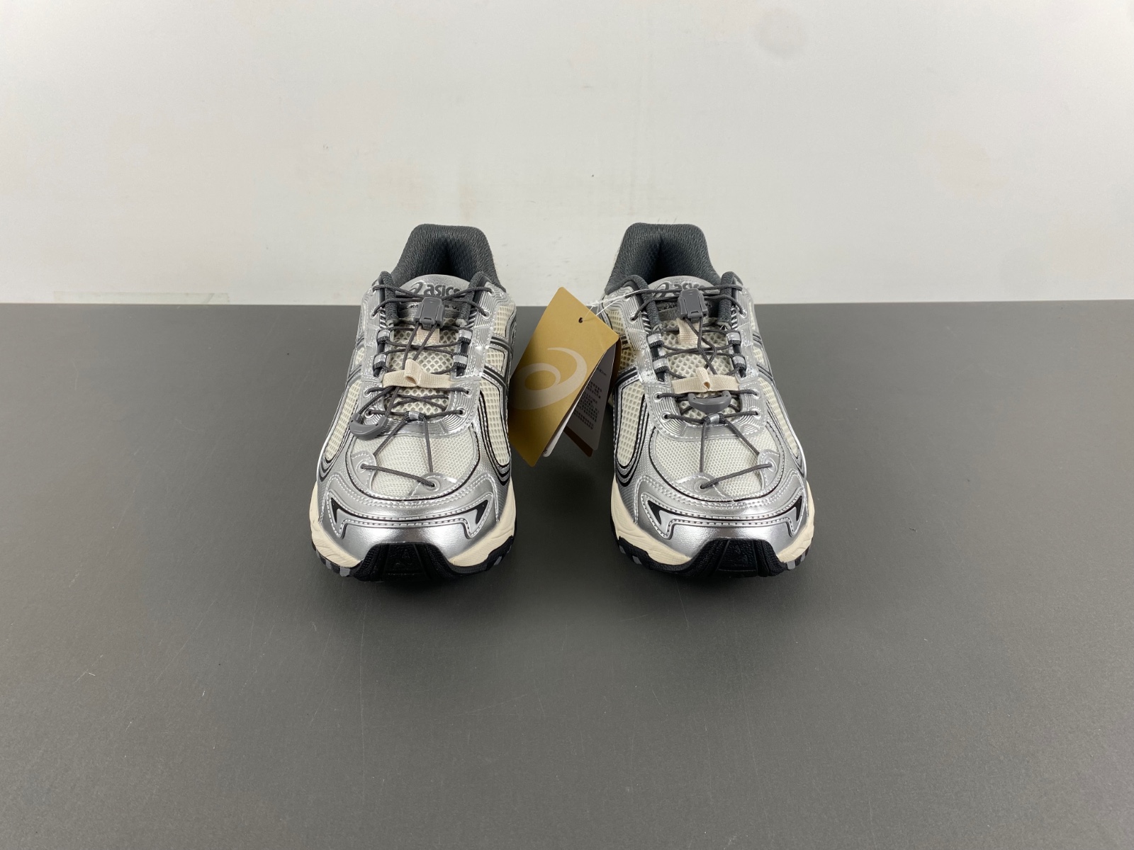 ASICS sneaker