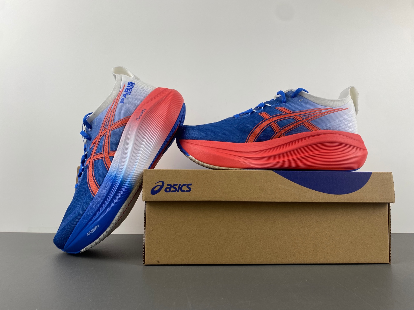 ASICS sneaker