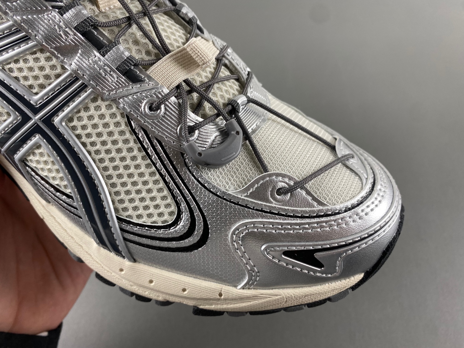 ASICS sneaker