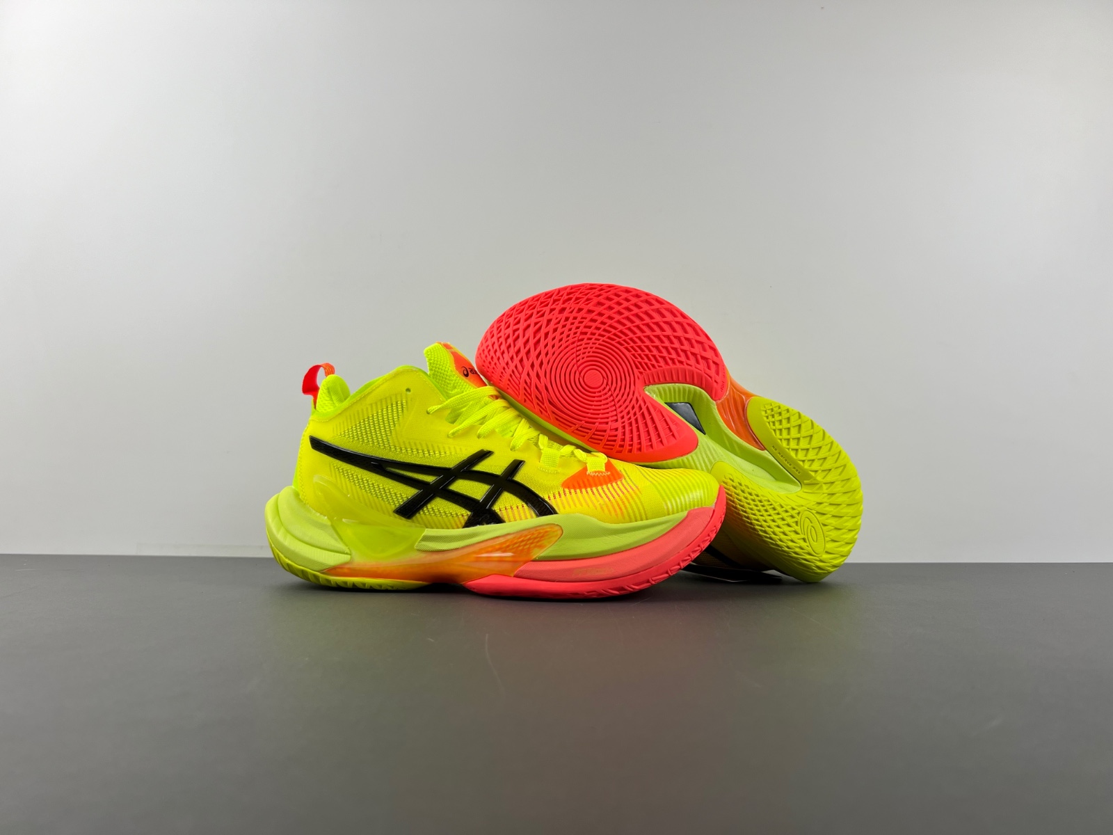 ASICS sneaker