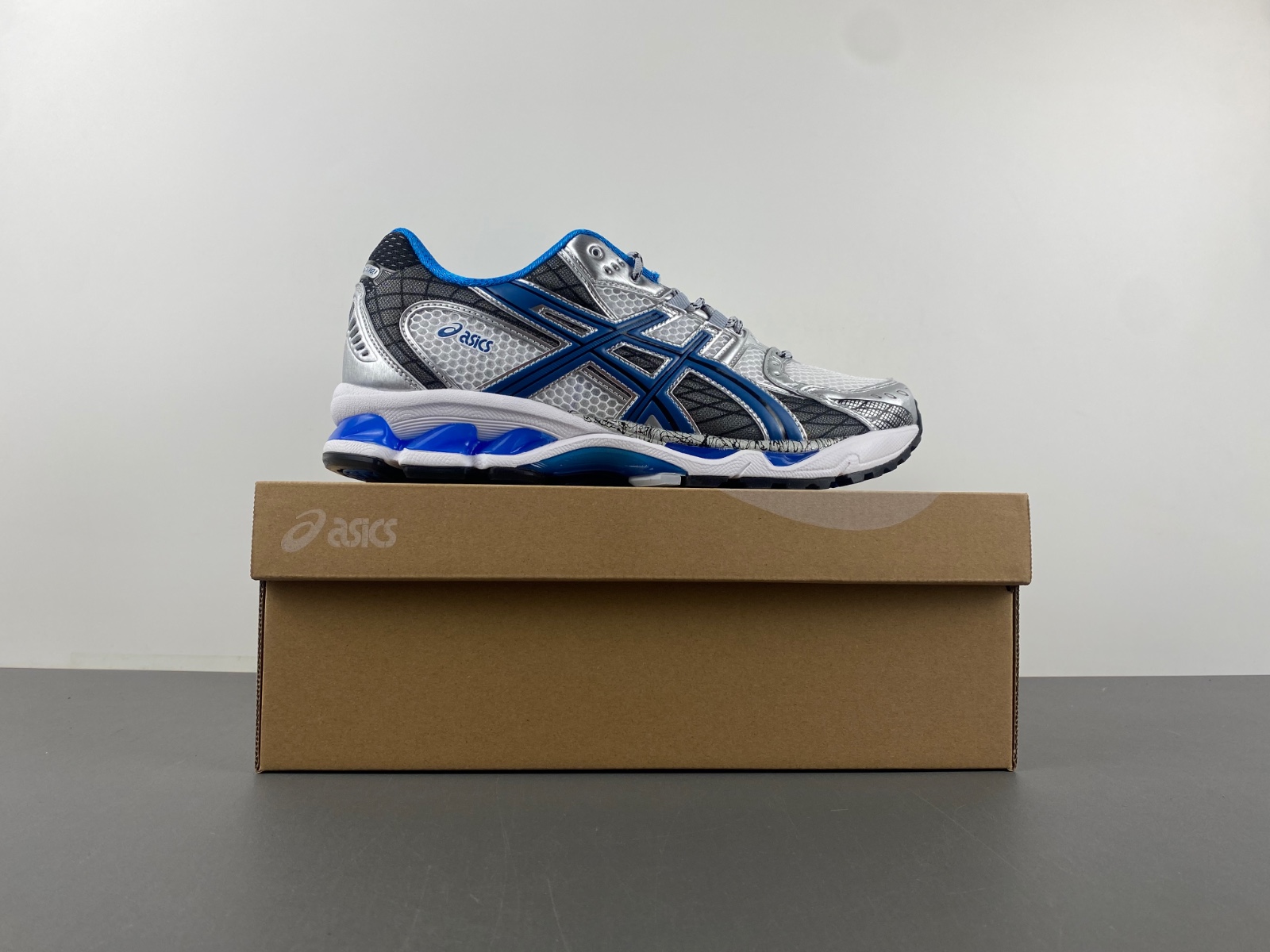 ASICS sneaker
