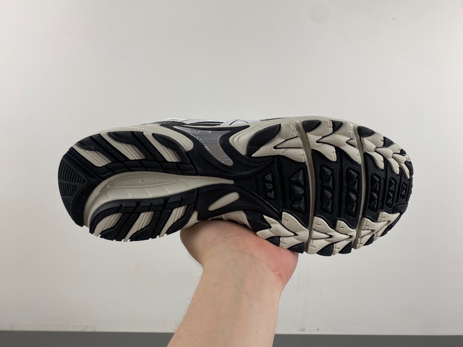 ASICS sneaker